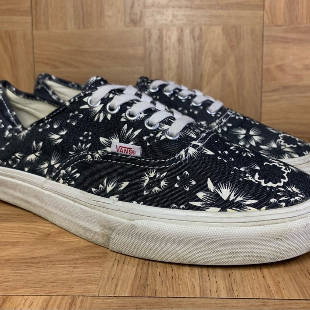Rare Desert Flower Vans - Picture 2 of 3